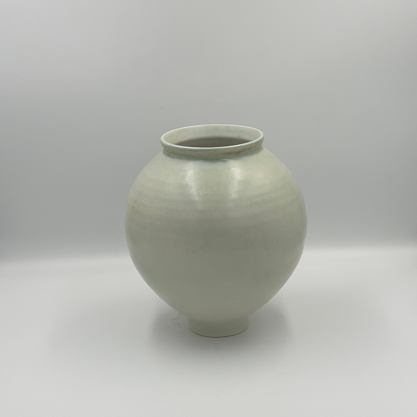 Moon jar Rukoryo - Soft green